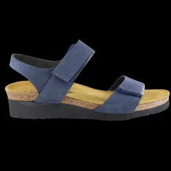 Women Naot Travel-Aisha