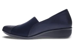 Women Revere Standard|Wide-Naples