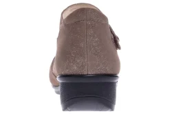 Women Revere Standard|Wide-Osaka