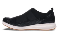 Women Revere Standard|Wide-Virginia