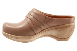 Women Softwalk Narrow|Clogs-Mackay