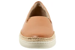 Women Trotters Wide|Casual Shoes-Accent